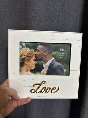 “Love” Beekman Home 6x4 (NWT)